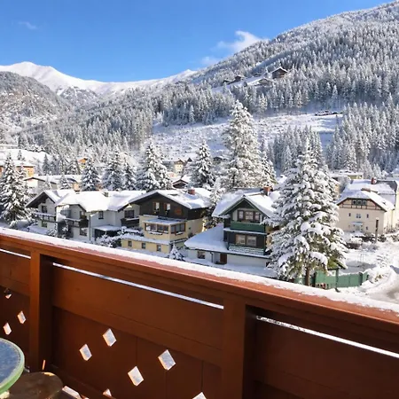 Am Huegel Aparthotel 3*