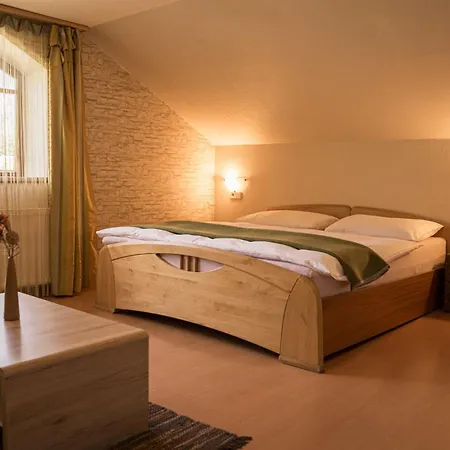 Am Huegel Aparthotel