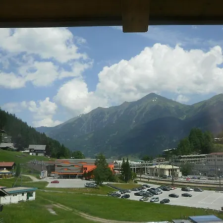 Aparthotel Am Huegel 3*